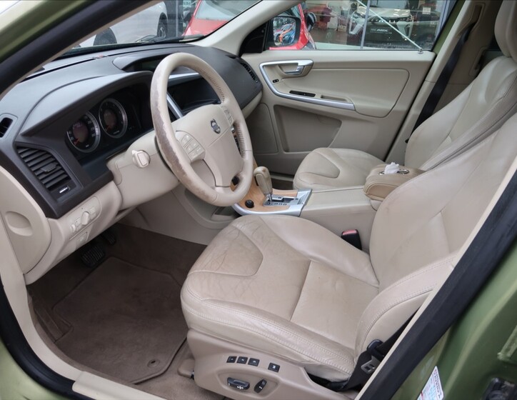 Volvo XC60 8