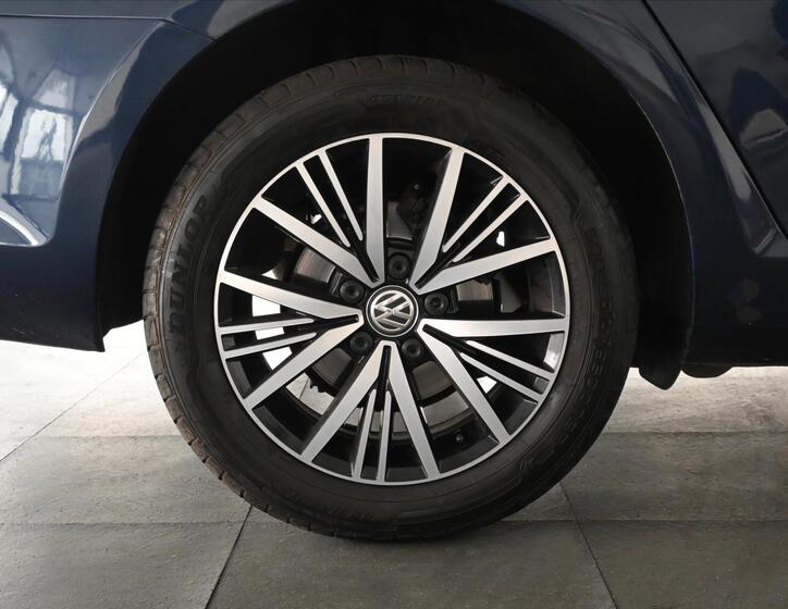 Volkswagen Golf 33
