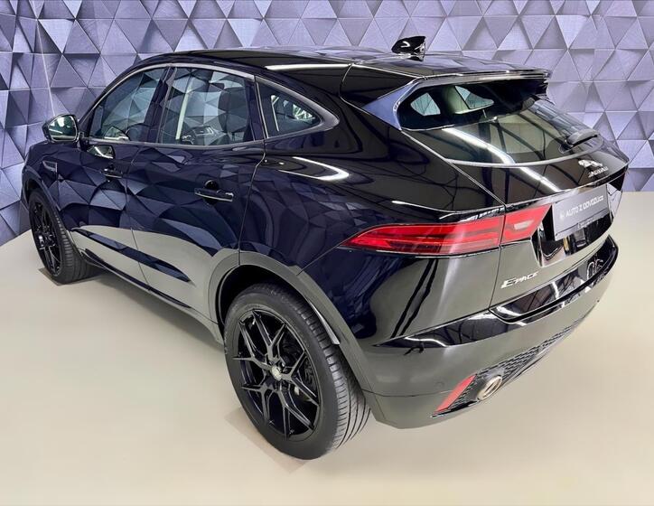 Jaguar E-Pace 5