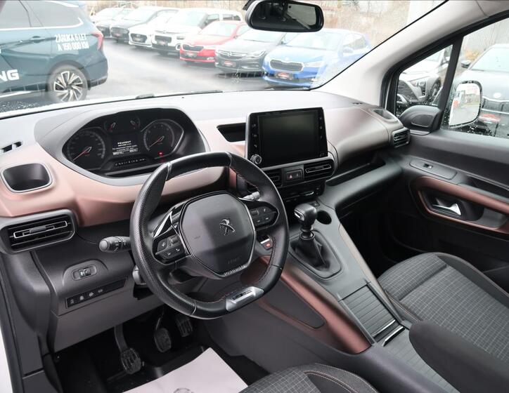 Peugeot Rifter 9