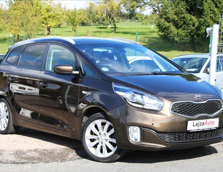 KIA Carens 1