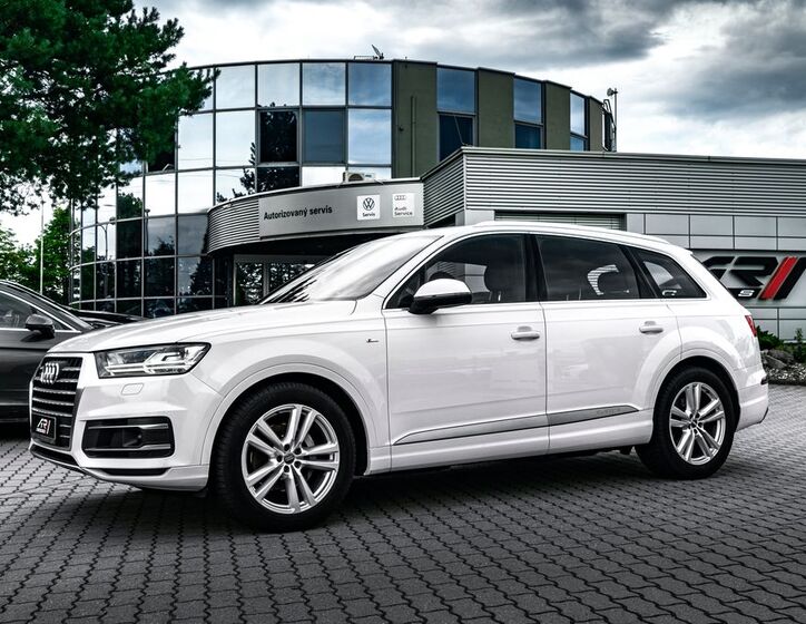 Audi Q7 24