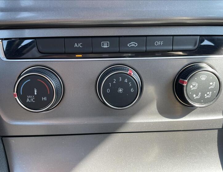 Volkswagen Golf 21