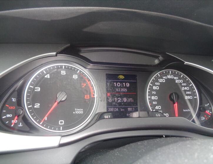Audi A4 16