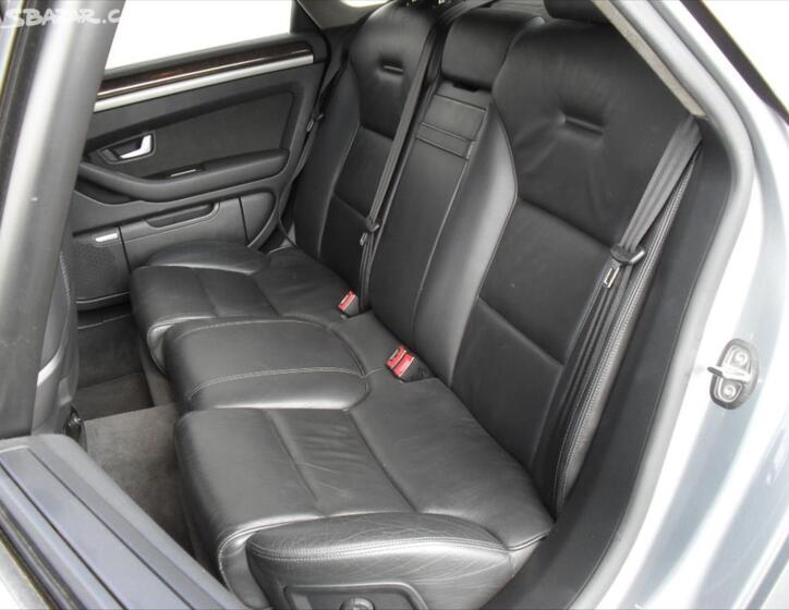 Audi A8 12