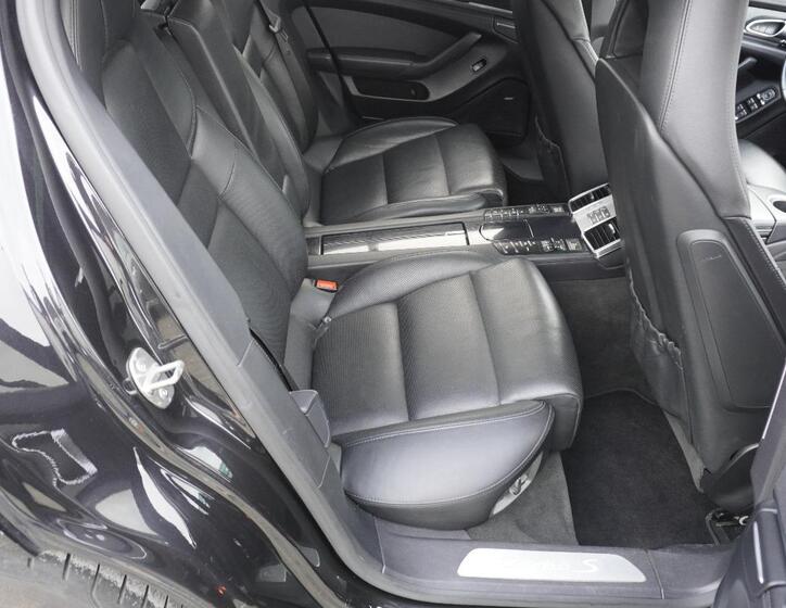 Porsche Panamera 54