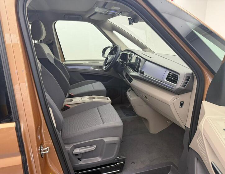 Volkswagen Multivan 11