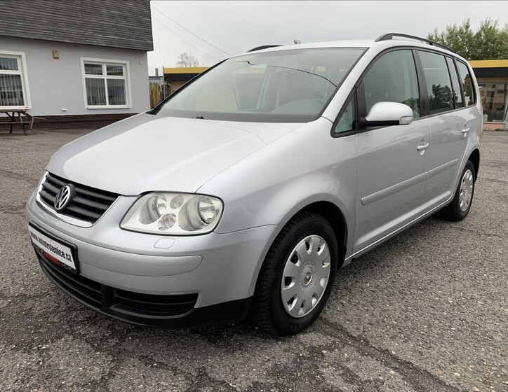 Volkswagen Touran 1