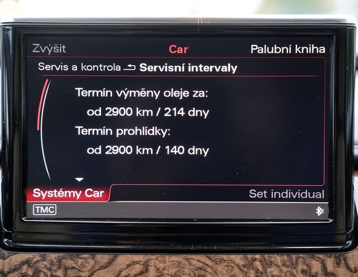 Audi A8 40