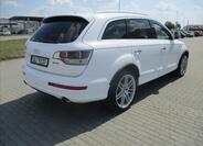 Audi Q7 4