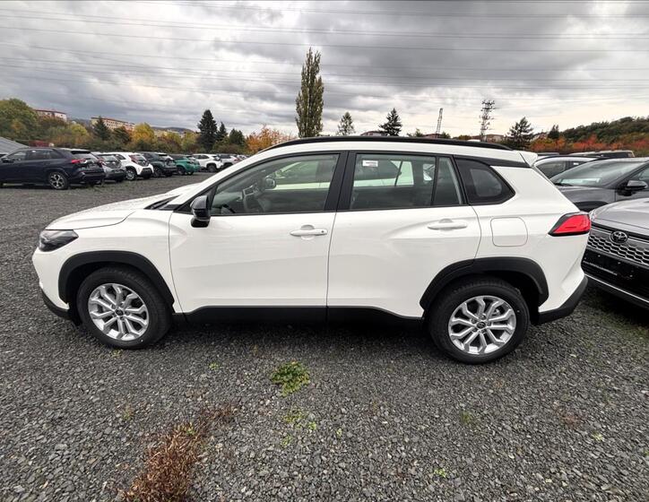 Toyota Corolla Cross 4