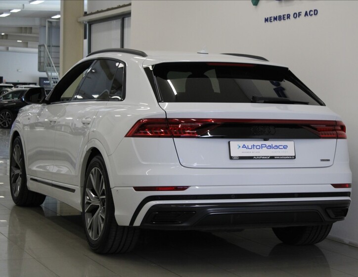 Audi Q8 3
