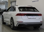Audi Q8 3