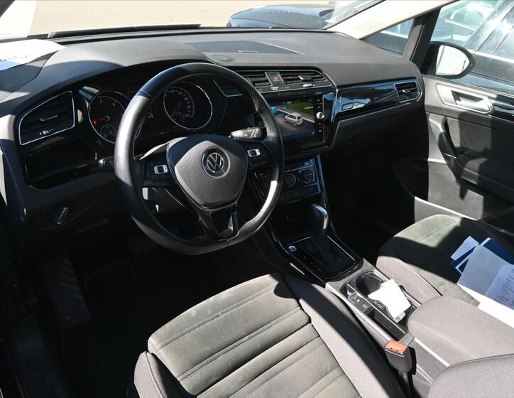 Volkswagen Touran 2