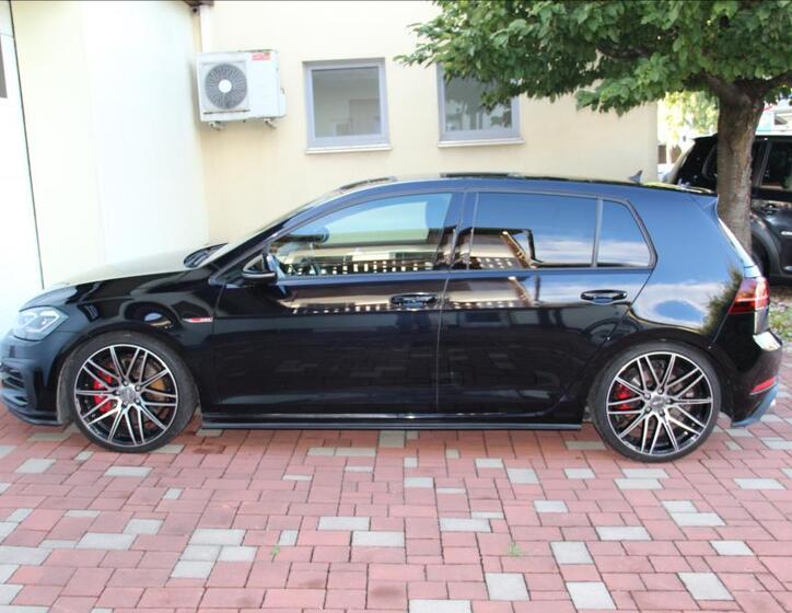 Volkswagen Golf 11