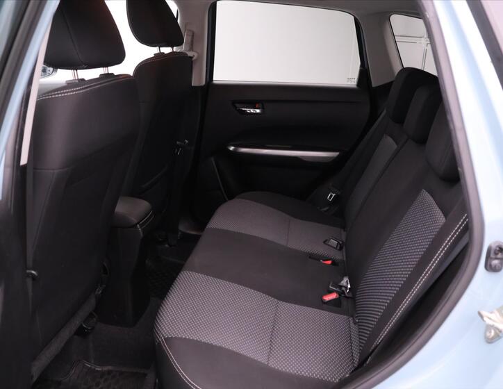 Suzuki Vitara 13