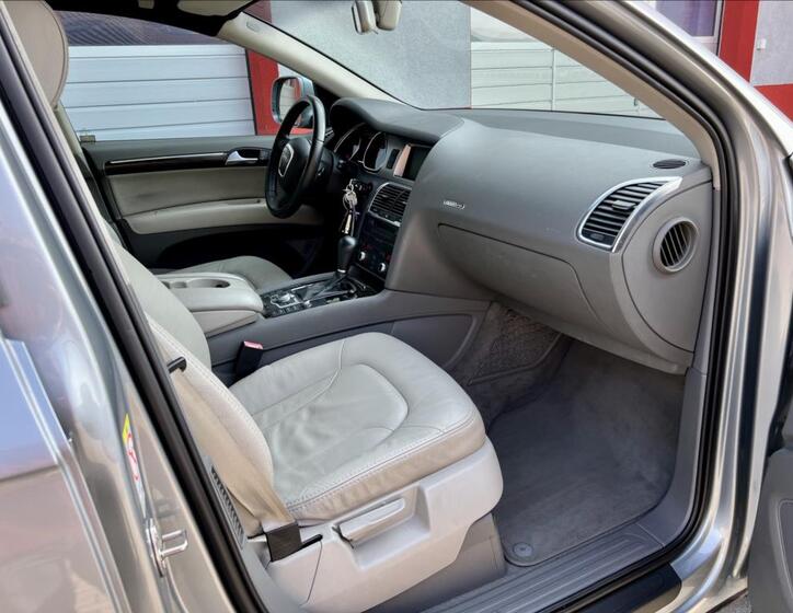 Audi Q7 19