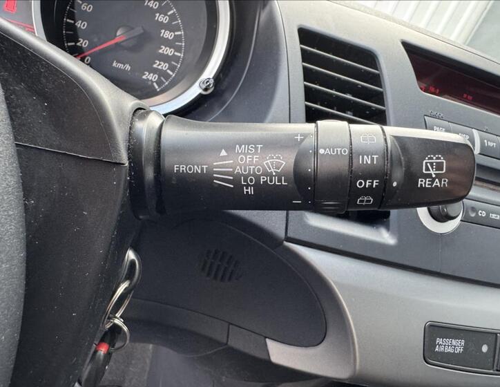 Mitsubishi Lancer 33