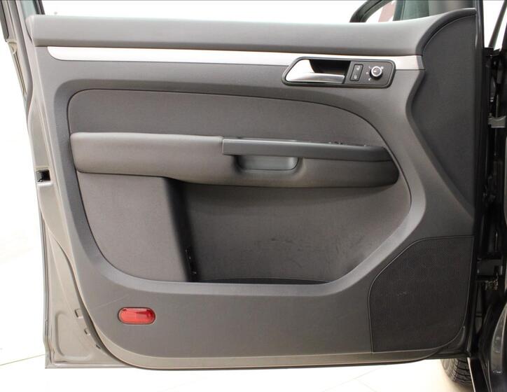 Volkswagen Touran 9