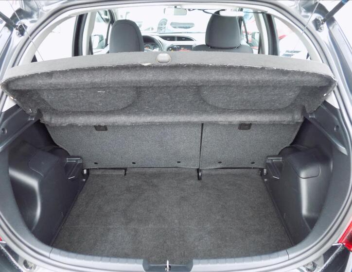 Toyota Yaris 25