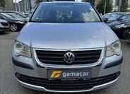 Volkswagen Touran 1