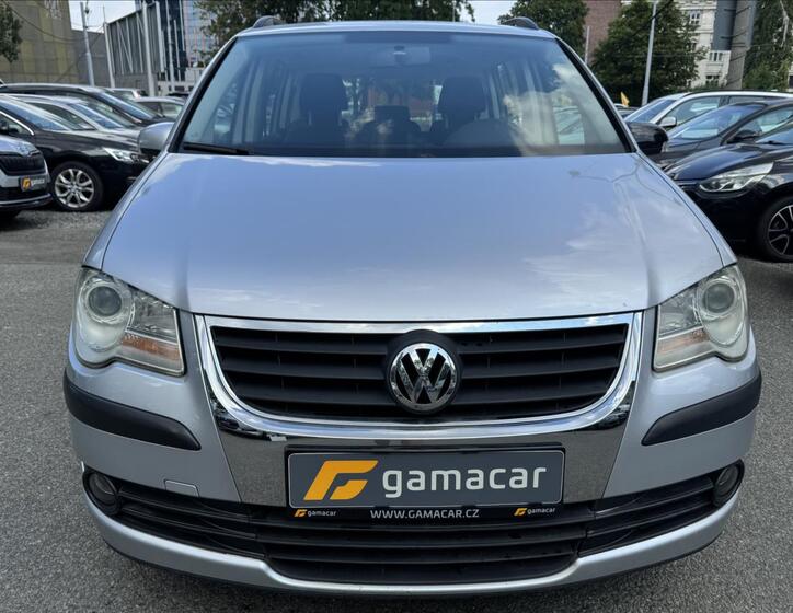 Volkswagen Touran 1