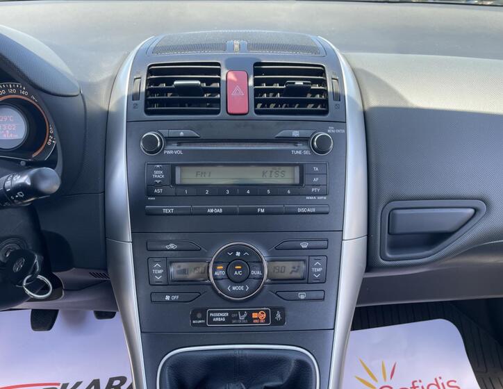 Toyota Auris 13