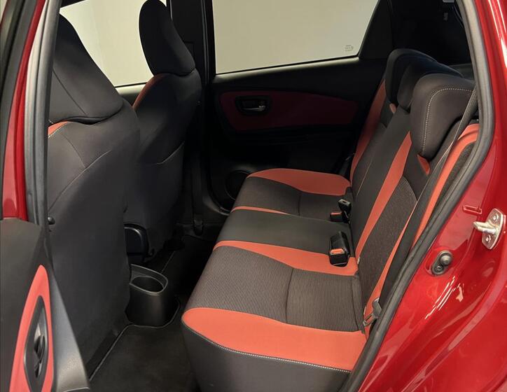 Toyota Yaris 9