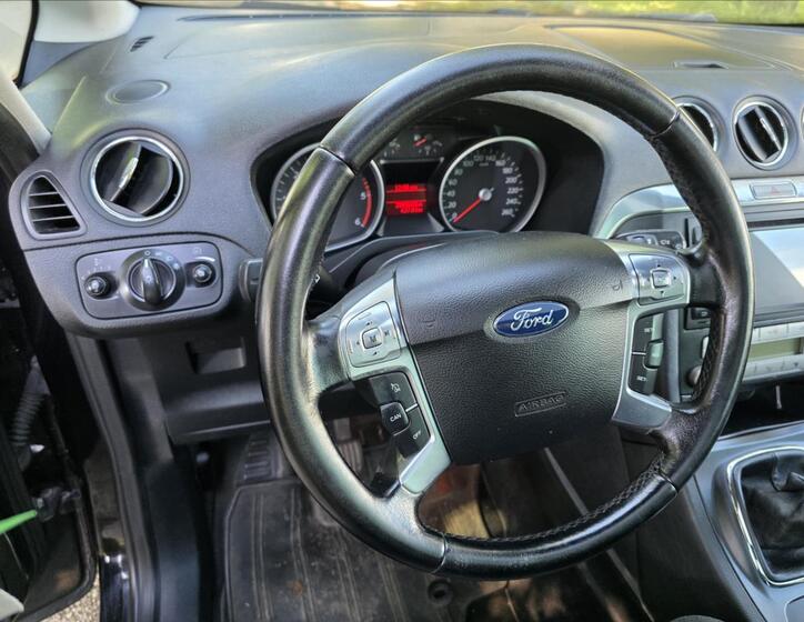 Ford S-MAX 12