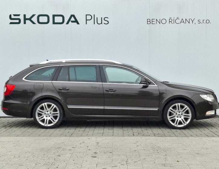 Škoda Superb 11