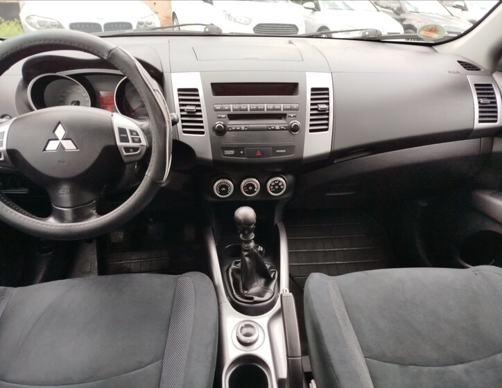 Mitsubishi Outlander 12