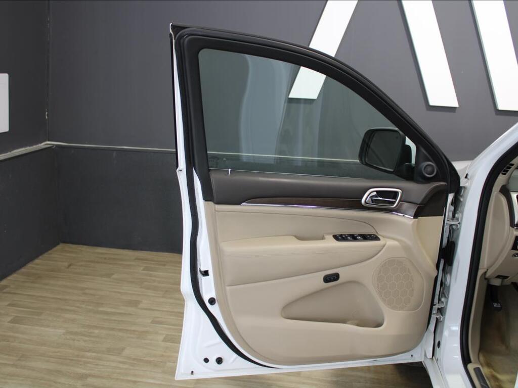 Jeep Grand Cherokee 12