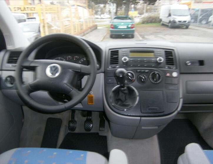 Volkswagen Multivan 11