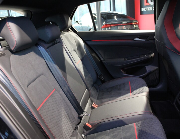 Volkswagen Golf 14