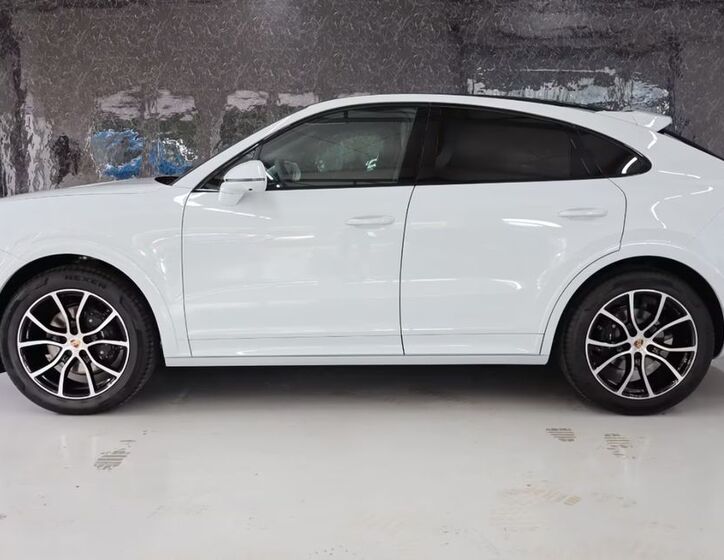 Porsche Cayenne 8