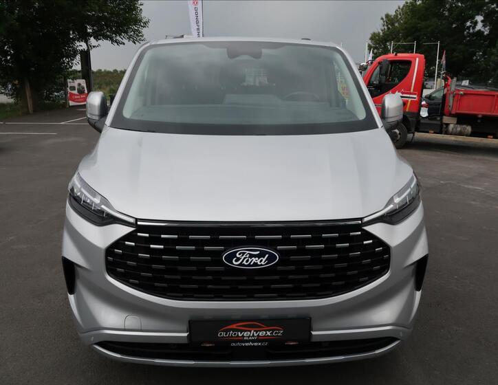 Ford Tourneo Custom 6