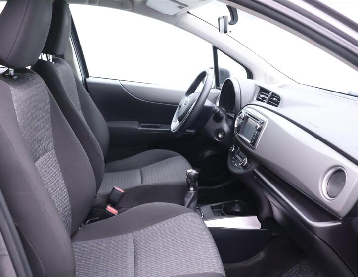 Toyota Yaris 12