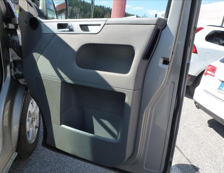 Volkswagen Multivan 22