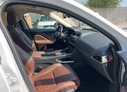 Jaguar F-Pace 9