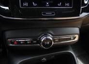 Volvo XC40 25