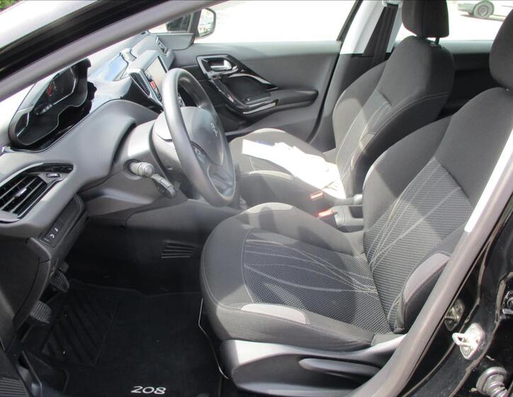 Peugeot 208 7