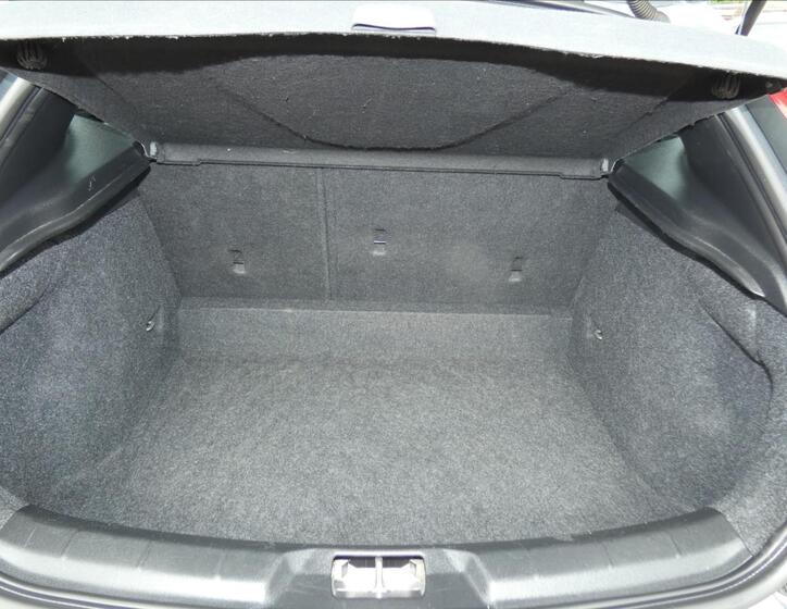 Volvo V40 12
