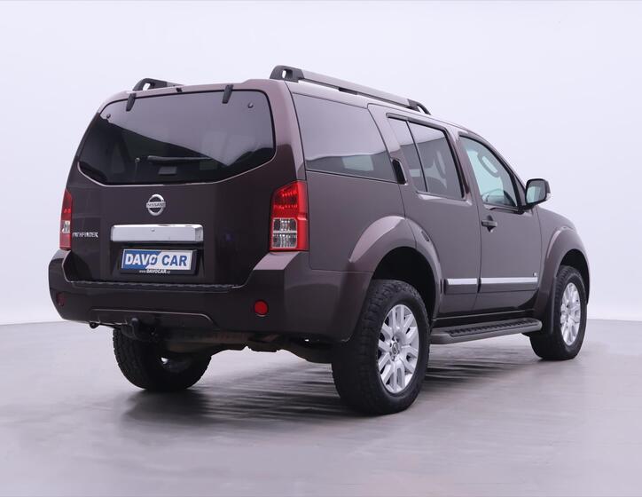 Nissan Pathfinder 7