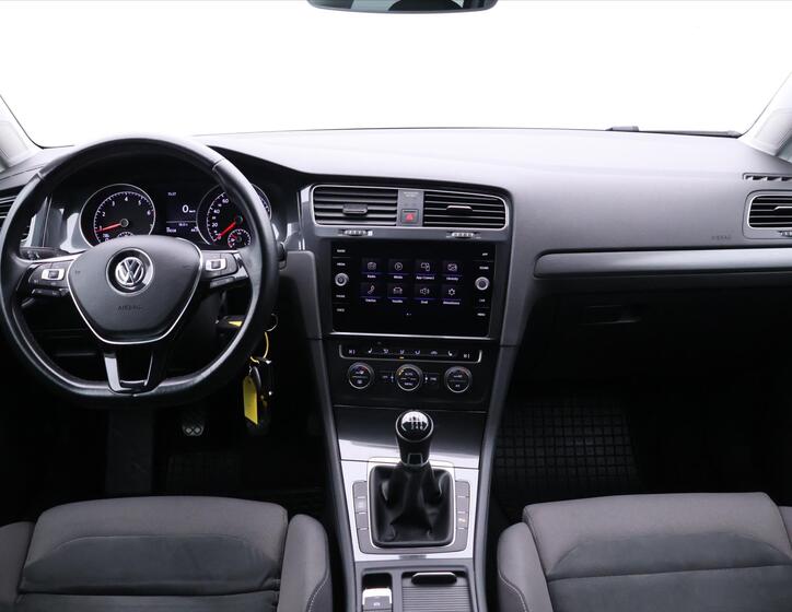 Volkswagen Golf 30