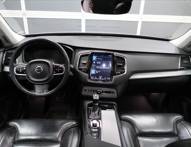 Volvo XC90 13