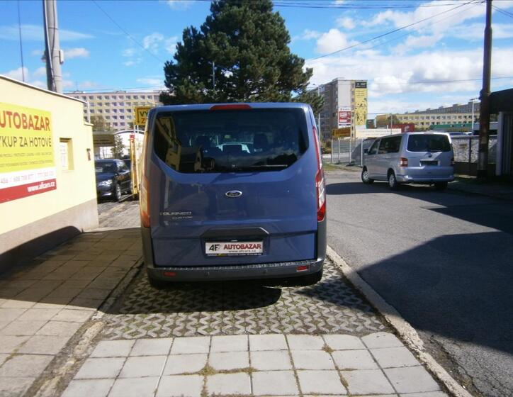 Ford Tourneo Custom 5