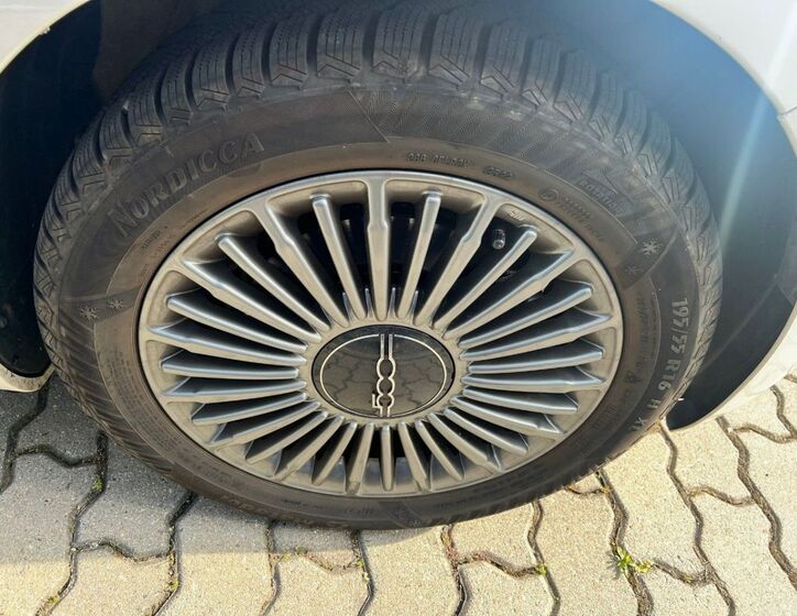 Fiat 500e 6