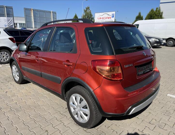 Suzuki SX4 8