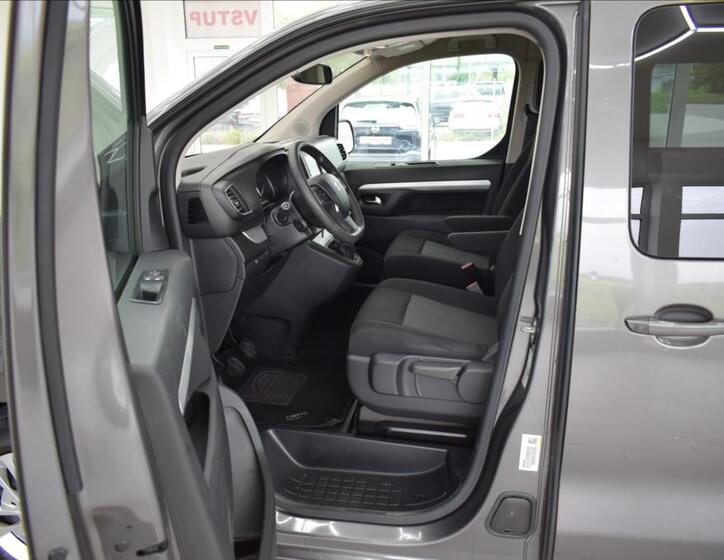 Peugeot Traveller 10