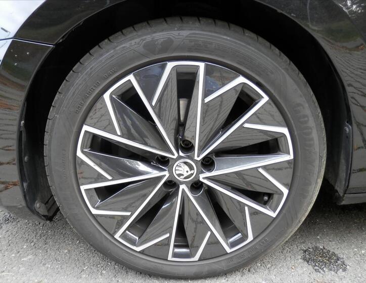 Škoda Superb 30